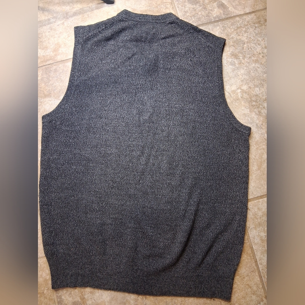 Men's Dockers V-Neck Sweater Vest Medium Charcoal Grey Heather Tonal Argyle Knit - Picture 5 of 5
